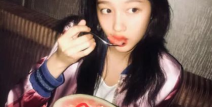 娱乐吃瓜酱关晓彤,娱乐圈的“吃瓜酱”，揭秘明星背后的故事