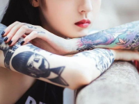 抖音有个网红女纹身吃瓜,揭秘纹身背后的故事
